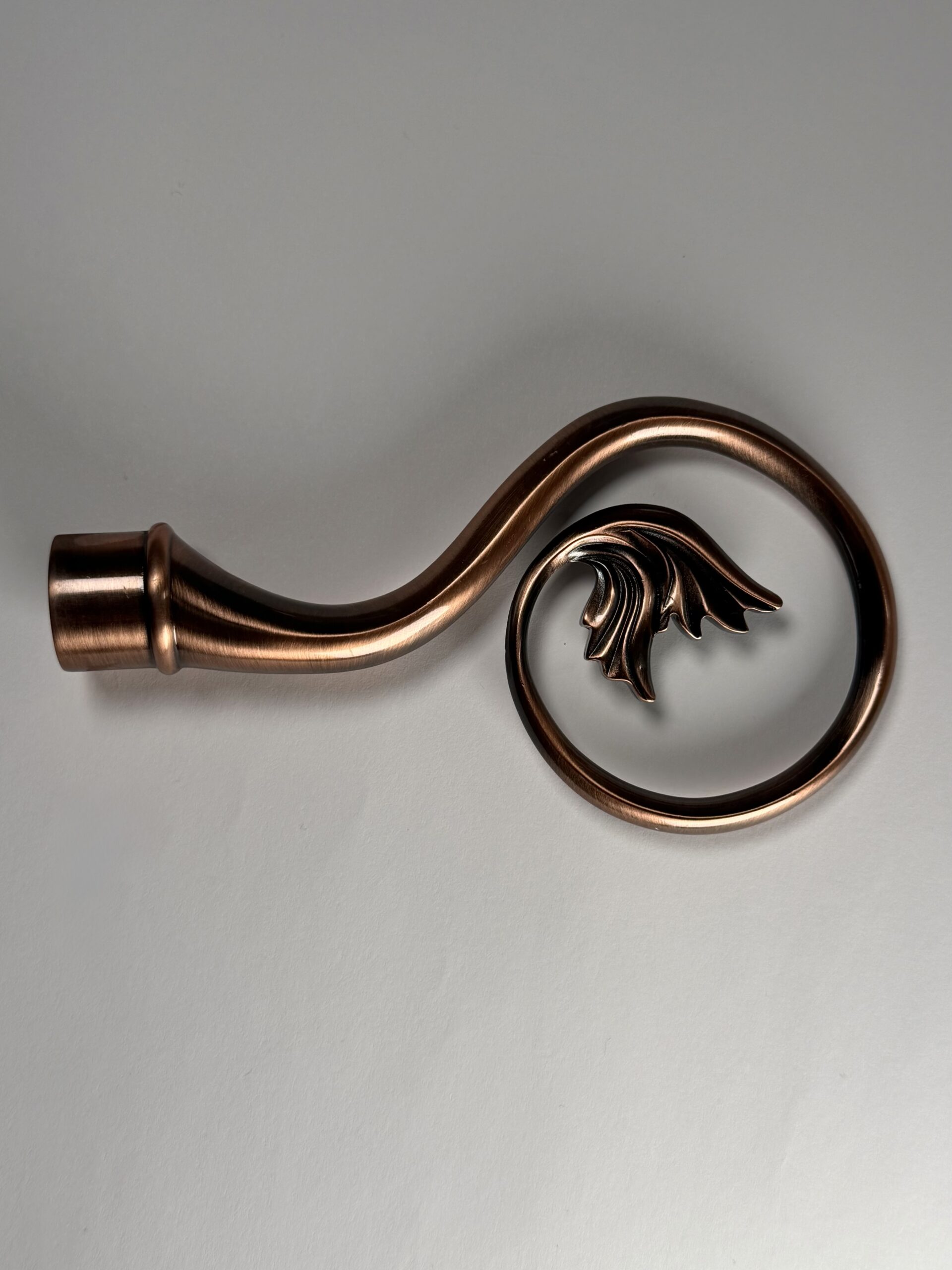 Karnizo užbaigimas HAKLA 19mm vario