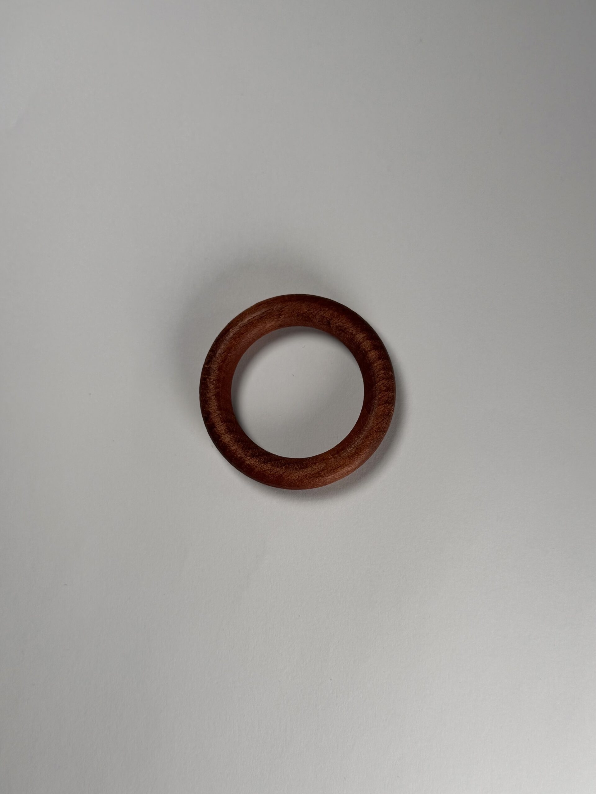 Žiedai karnizui 28mm med. raudonmedžio