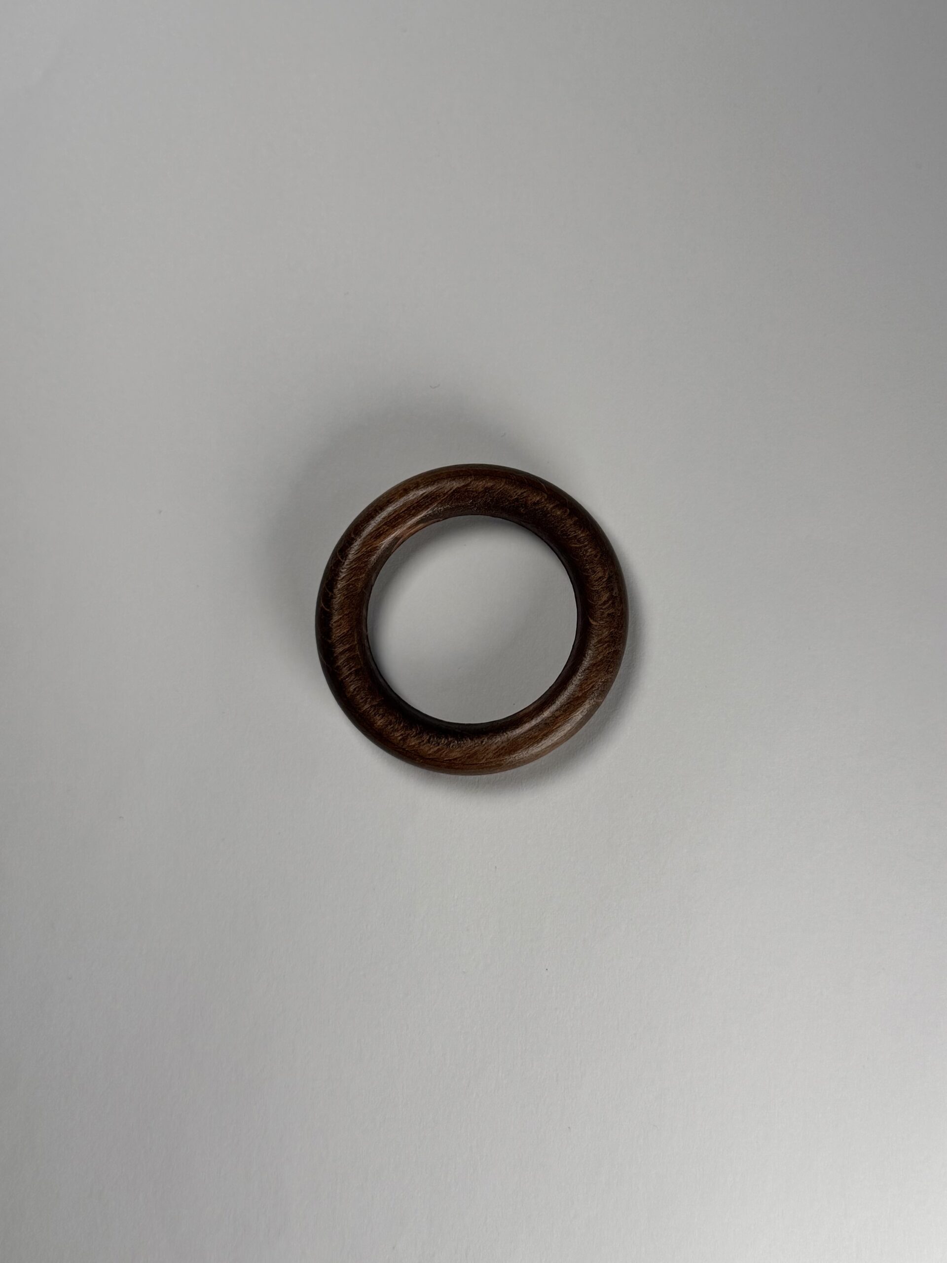 Žiedai karnizui 28mm med. tams. ąžuolo